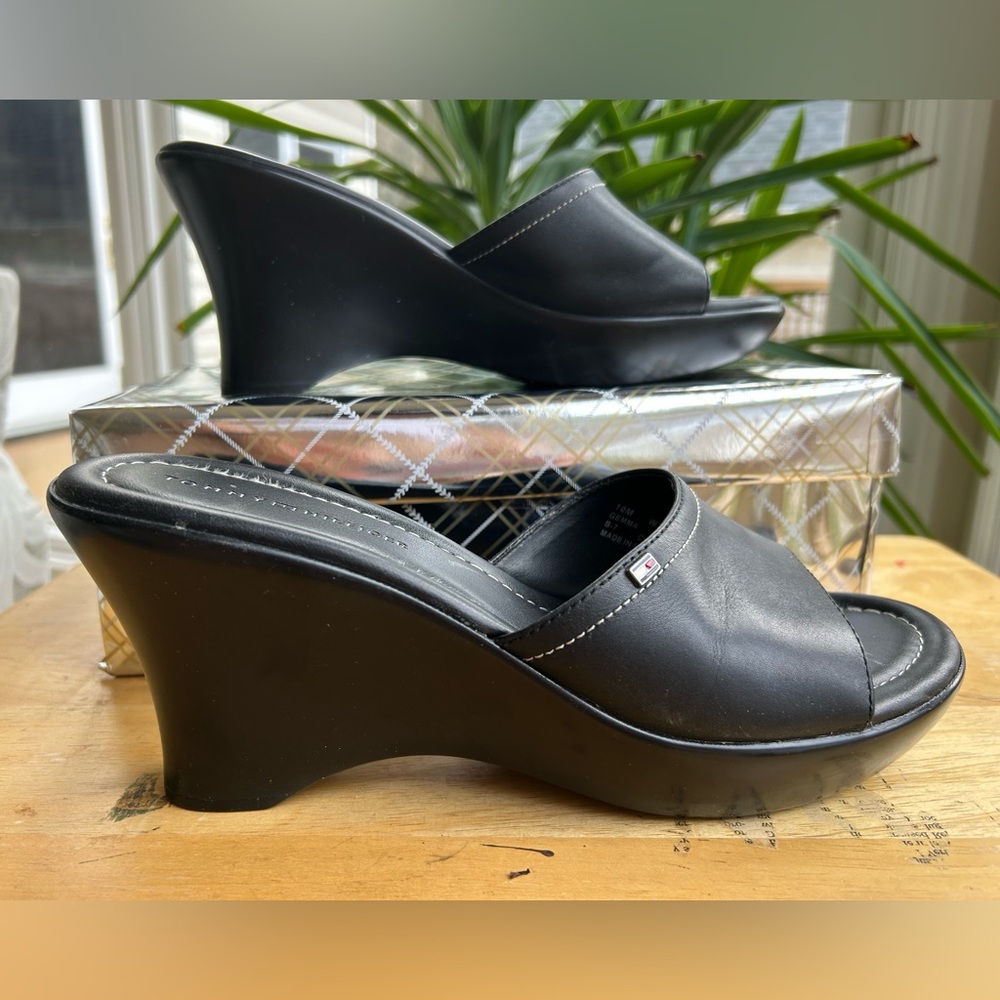 Tommy Hilfiger, Leather Wedge Sandal, Size 9.5, Used - Excellent Condition